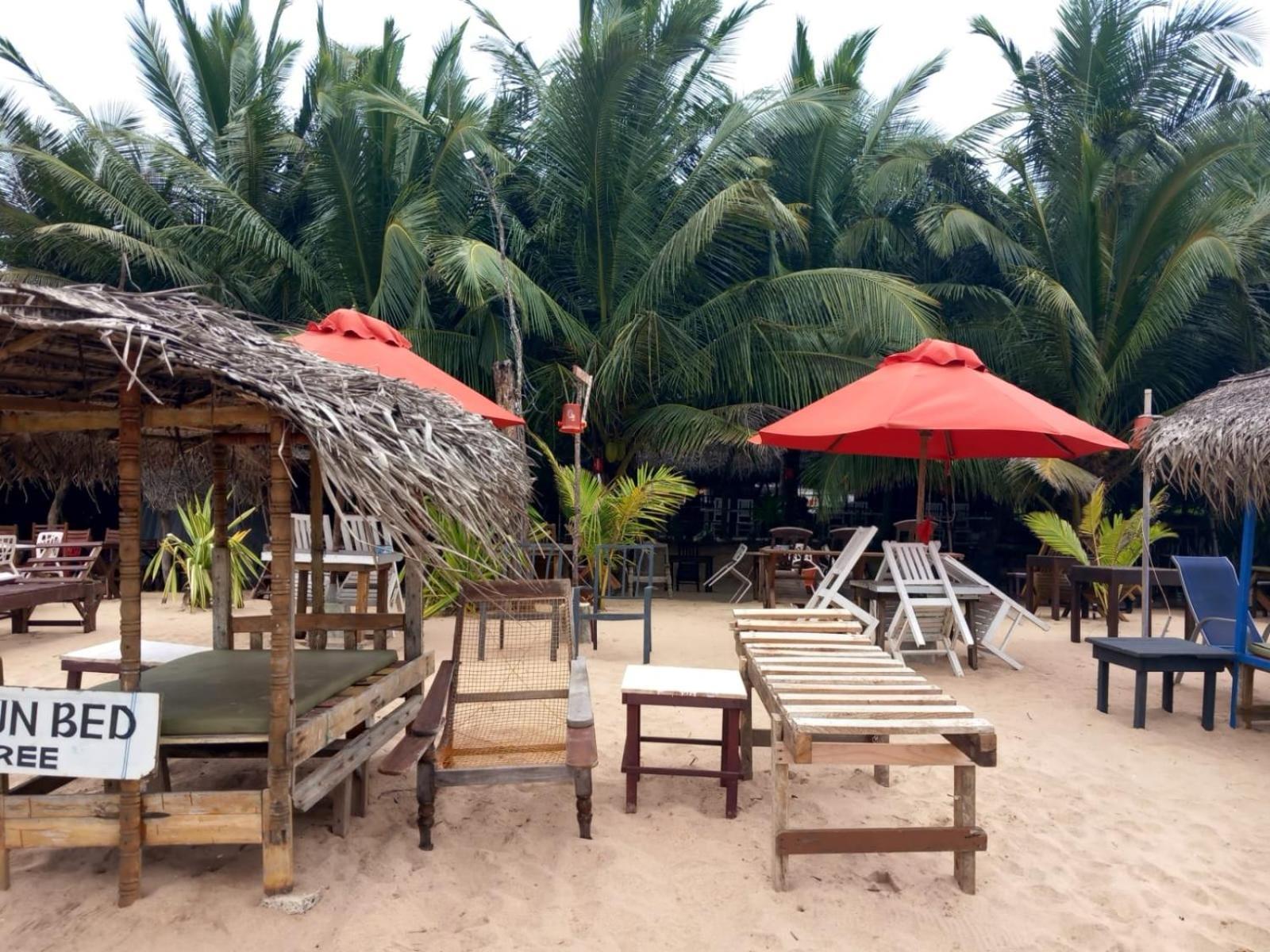 Blue Horizon Beach Hotel Tangalle Exterior photo